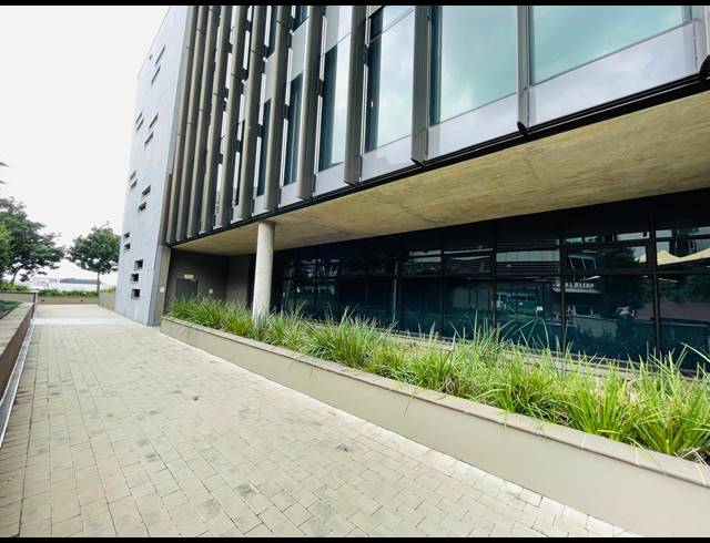 1,150M² OFFICE TO LET IN WATERFALL